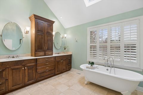 Tiny photo for 504 Pin Oak Court, St. Charles, IL 60174 (MLS # 12617427)