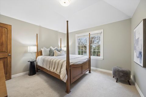 Tiny photo for 504 Pin Oak Court, St. Charles, IL 60174 (MLS # 12617427)