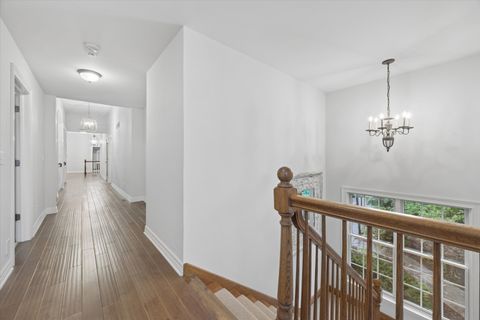 Tiny photo for 504 Pin Oak Court, St. Charles, IL 60174 (MLS # 12617427)