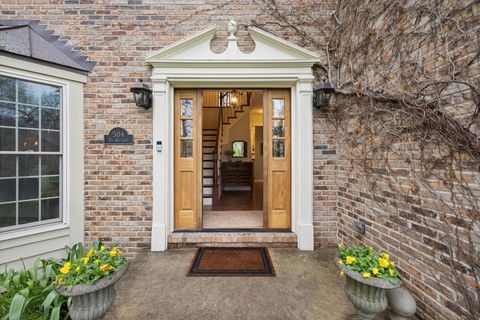 Tiny photo for 504 Pin Oak Court, St. Charles, IL 60174 (MLS # 12617427)