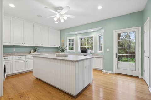 Tiny photo for 504 Pin Oak Court, St. Charles, IL 60174 (MLS # 12617427)