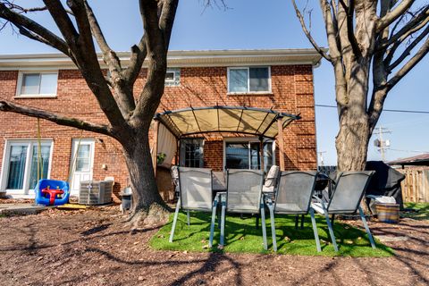 Tiny photo for 1240 N Boxwood Drive, Mount Prospect, IL 60056 (MLS # 12604479)