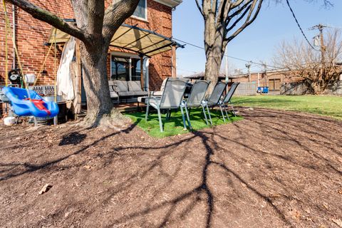 Tiny photo for 1240 N Boxwood Drive, Mount Prospect, IL 60056 (MLS # 12604479)