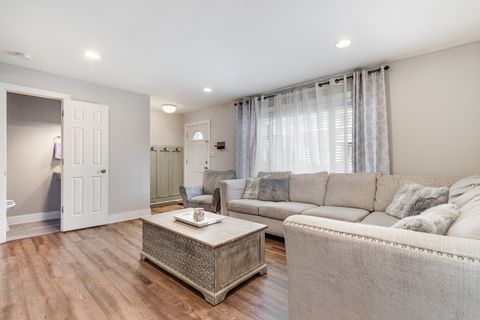 Tiny photo for 1240 N Boxwood Drive, Mount Prospect, IL 60056 (MLS # 12604479)