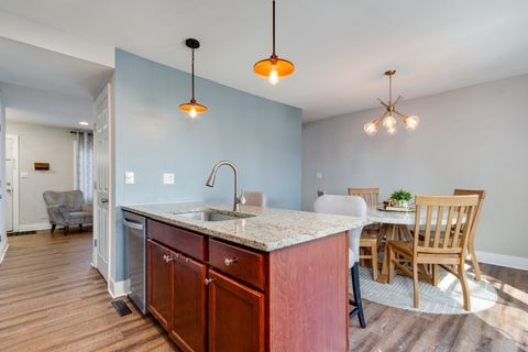 Tiny photo for 1240 N Boxwood Drive, Mount Prospect, IL 60056 (MLS # 12604479)