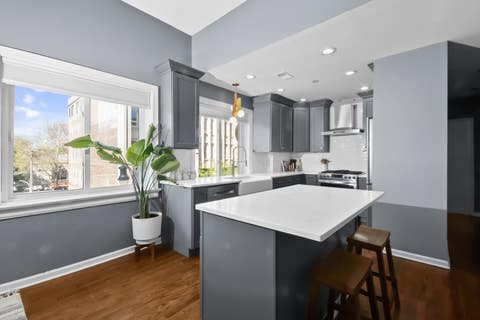 Tiny photo for 3325 N Lincoln Avenue #304, Chicago, IL 60657 (MLS # 12674901)