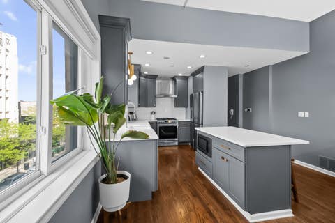 Tiny photo for 3325 N Lincoln Avenue #304, Chicago, IL 60657 (MLS # 12674901)