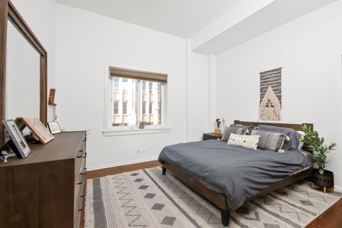 Tiny photo for 3325 N Lincoln Avenue #304, Chicago, IL 60657 (MLS # 12674901)