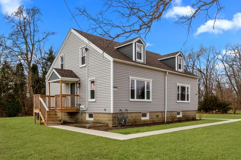 Tiny photo for 16639 W Brockman Avenue, Lincolnshire, IL 60069 (MLS # 12508749)