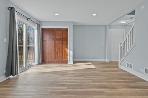 Tiny photo for 16639 W Brockman Avenue, Lincolnshire, IL 60069 (MLS # 12508749)