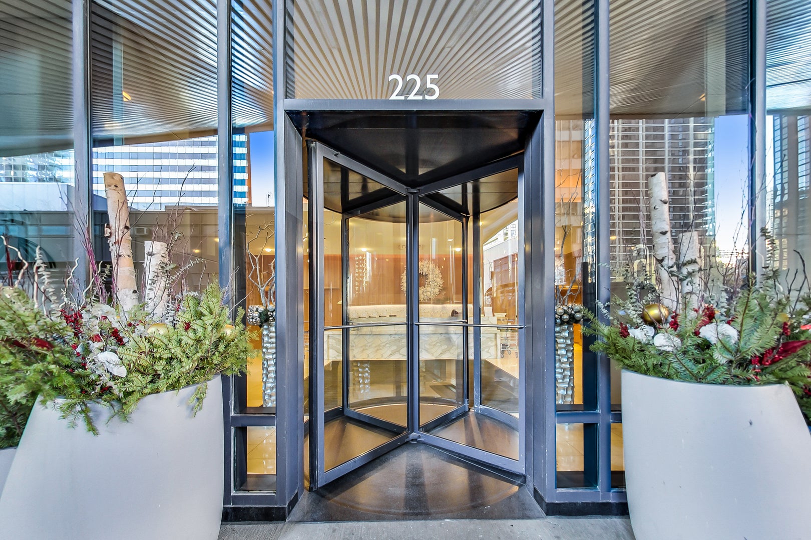 225 N Columbus Drive 6509