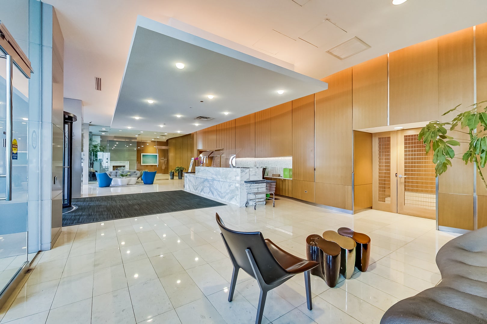 225 N Columbus Drive 6509