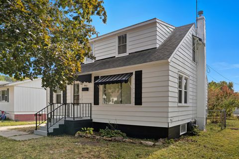 Tiny photo for 807 W 12TH Street, Sterling, IL 61081 (MLS # 12498568)