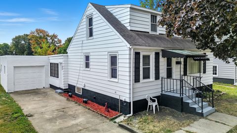 Tiny photo for 807 W 12TH Street, Sterling, IL 61081 (MLS # 12498568)