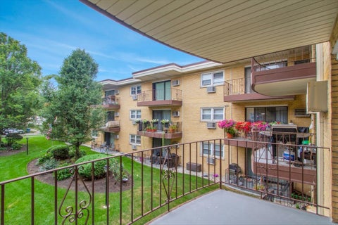 Tiny photo for 5332 W Windsor Avenue #2F, Chicago, IL 60630 (MLS # 12765712)