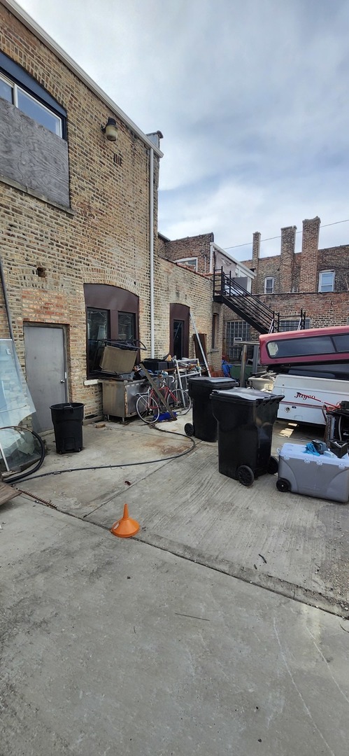 4210 W Cermak Road