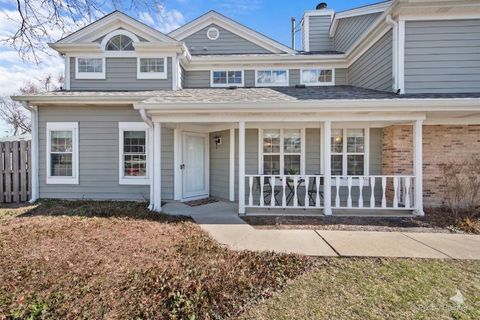 Tiny photo for 184 Woodstone Drive, Buffalo Grove, IL 60089 (MLS # 12597079)