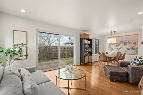 Tiny photo for 184 Woodstone Drive, Buffalo Grove, IL 60089 (MLS # 12597079)