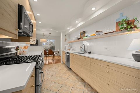 Tiny photo for 184 Woodstone Drive, Buffalo Grove, IL 60089 (MLS # 12597079)