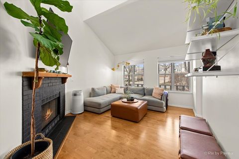 Tiny photo for 184 Woodstone Drive, Buffalo Grove, IL 60089 (MLS # 12597079)