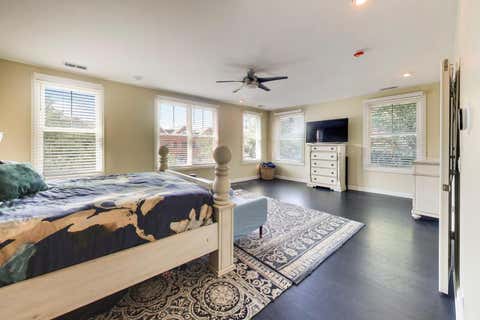 Tiny photo for 1850 Admiral Court, Glenview, IL 60026 (MLS # 12673287)