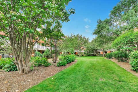 Tiny photo for 1850 Admiral Court, Glenview, IL 60026 (MLS # 12673287)