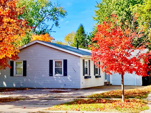 Photo of 1526 N Hershey Road, Bloomington, IL 61704 (MLS # 12507168)