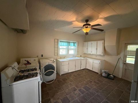 Tiny photo for 806 Rodd Street, Carterville, IL 62959 (MLS # QC4268634)