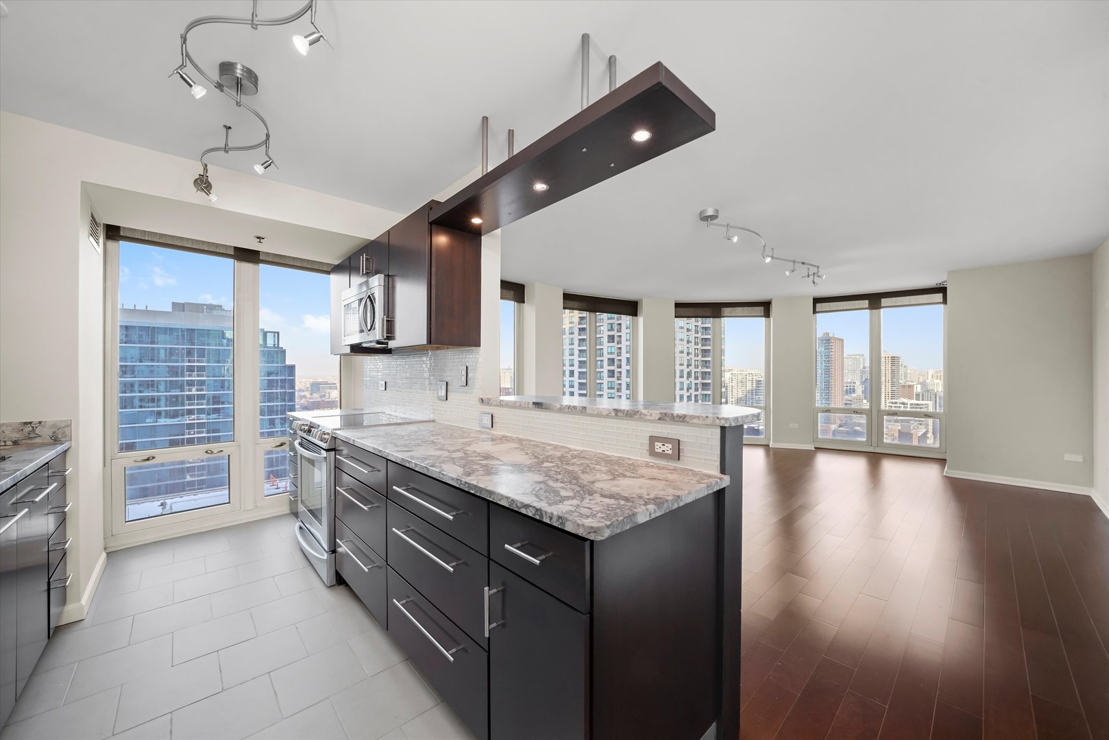 345 N La Salle Drive 2901