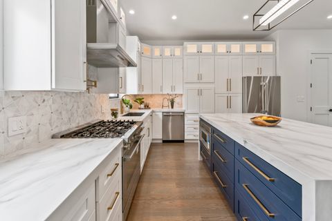 Tiny photo for 5944 N Knox Avenue, Chicago, IL 60646 (MLS # 12467231)