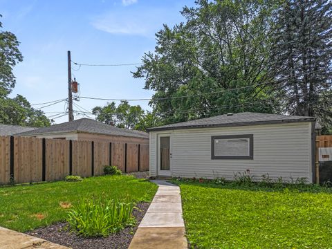 Tiny photo for 5944 N Knox Avenue, Chicago, IL 60646 (MLS # 12467231)