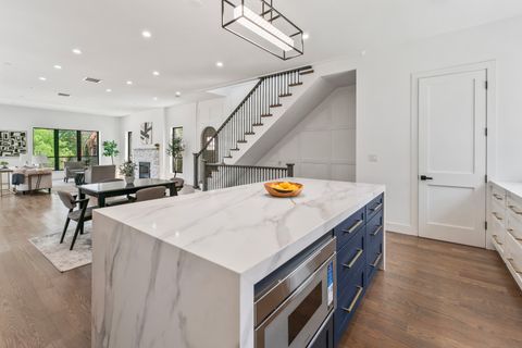 Tiny photo for 5944 N Knox Avenue, Chicago, IL 60646 (MLS # 12467231)