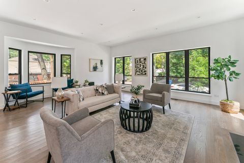 Tiny photo for 5944 N Knox Avenue, Chicago, IL 60646 (MLS # 12467231)