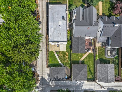 Tiny photo for 5944 N Knox Avenue, Chicago, IL 60646 (MLS # 12467231)