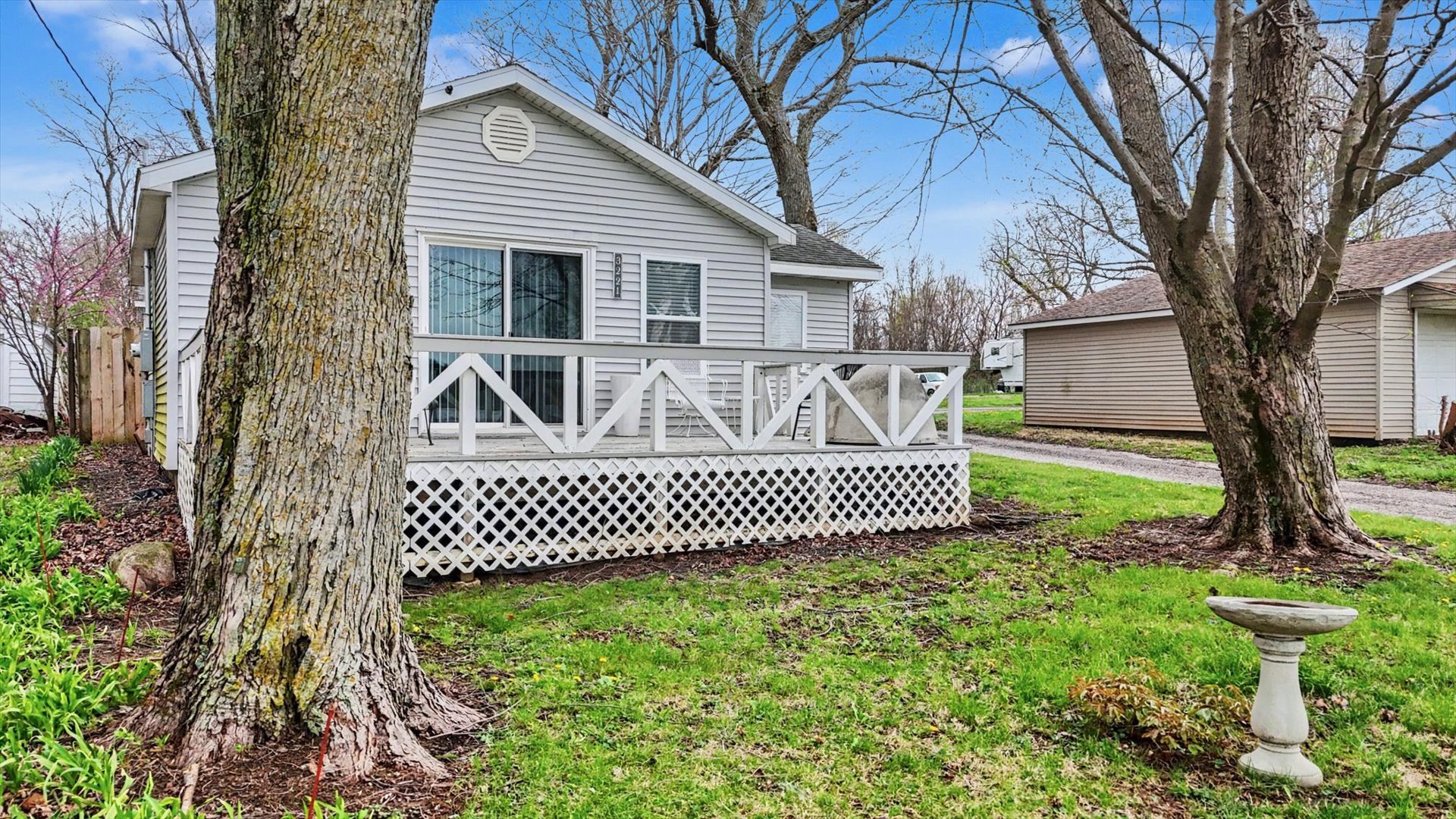 3221 E Lake Paradise Road