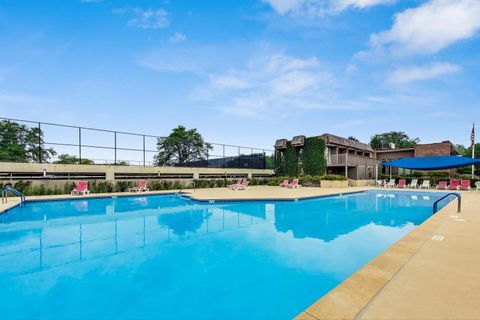 Tiny photo for 3110 Pheasant Creek Drive #104, Northbrook, IL 60062 (MLS # 12515299)