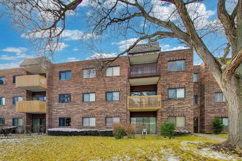 Tiny photo for 3110 Pheasant Creek Drive #104, Northbrook, IL 60062 (MLS # 12515299)
