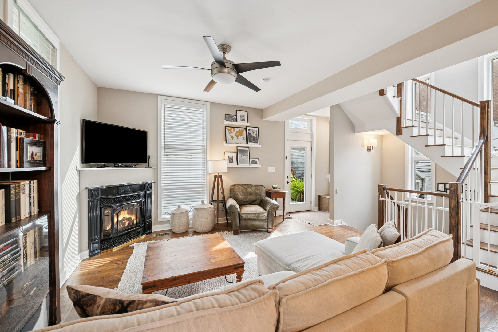 1809 W MELROSE Street