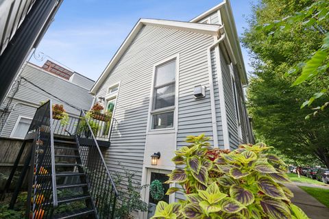 Photo of 1809 W MELROSE Street, Chicago, IL 60657 (MLS # 12625959)