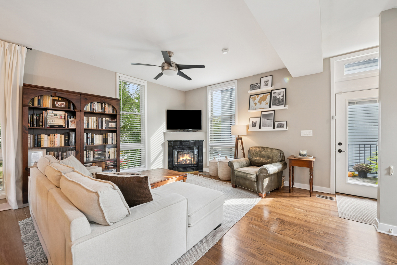 1809 W MELROSE Street