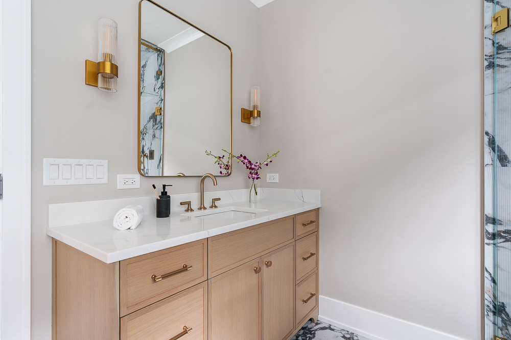 Chicago, Illinois 60622, United States, 6 Bedrooms Bedrooms, ,5 BathroomsBathrooms,Residential,Active,254160