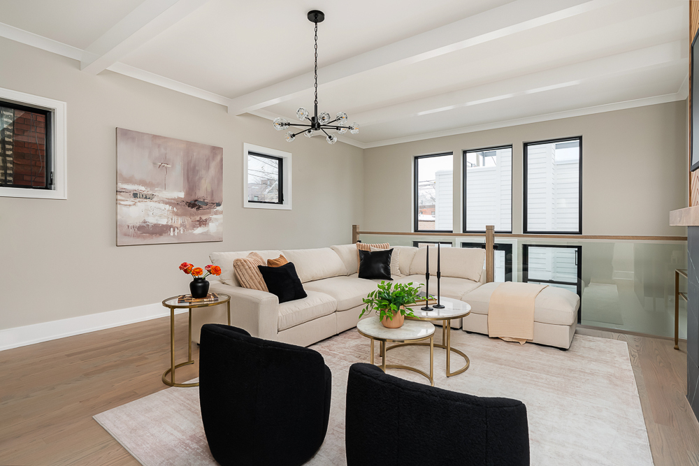 Chicago, Illinois 60622, United States, 6 Bedrooms Bedrooms, ,5 BathroomsBathrooms,Residential,Active,254160