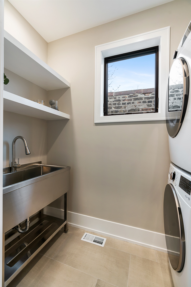 Chicago, Illinois 60622, United States, 6 Bedrooms Bedrooms, ,5 BathroomsBathrooms,Residential,Active,254160