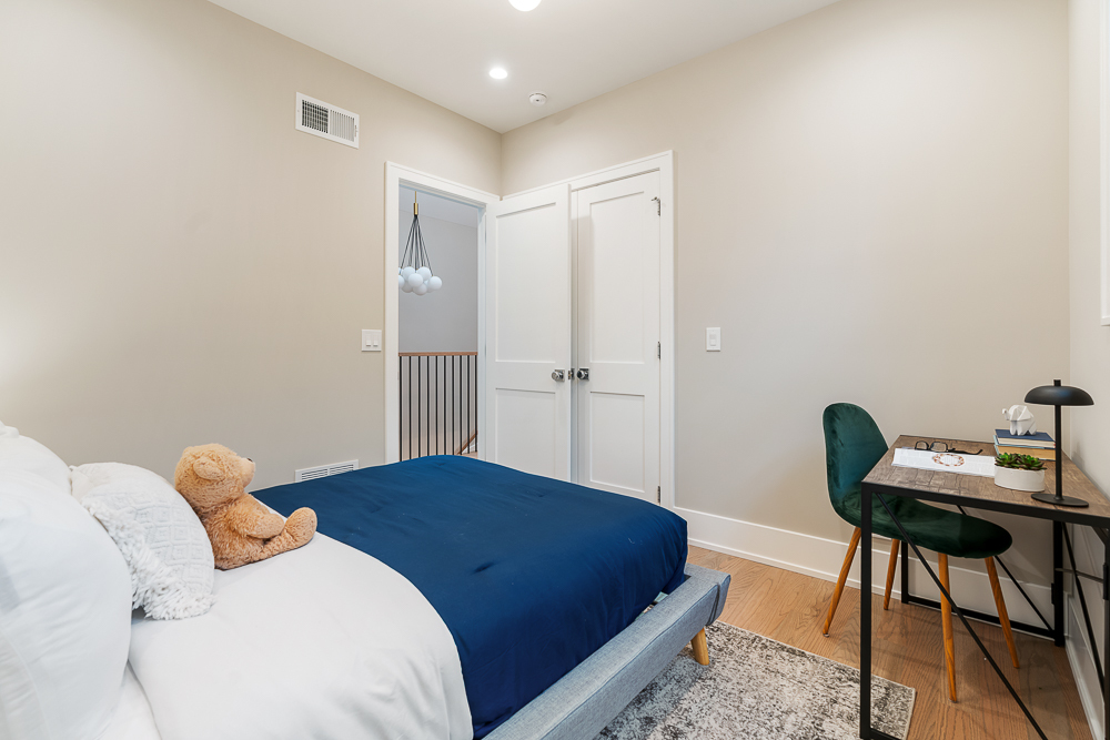 Chicago, Illinois 60622, United States, 6 Bedrooms Bedrooms, ,5 BathroomsBathrooms,Residential,Active,254160