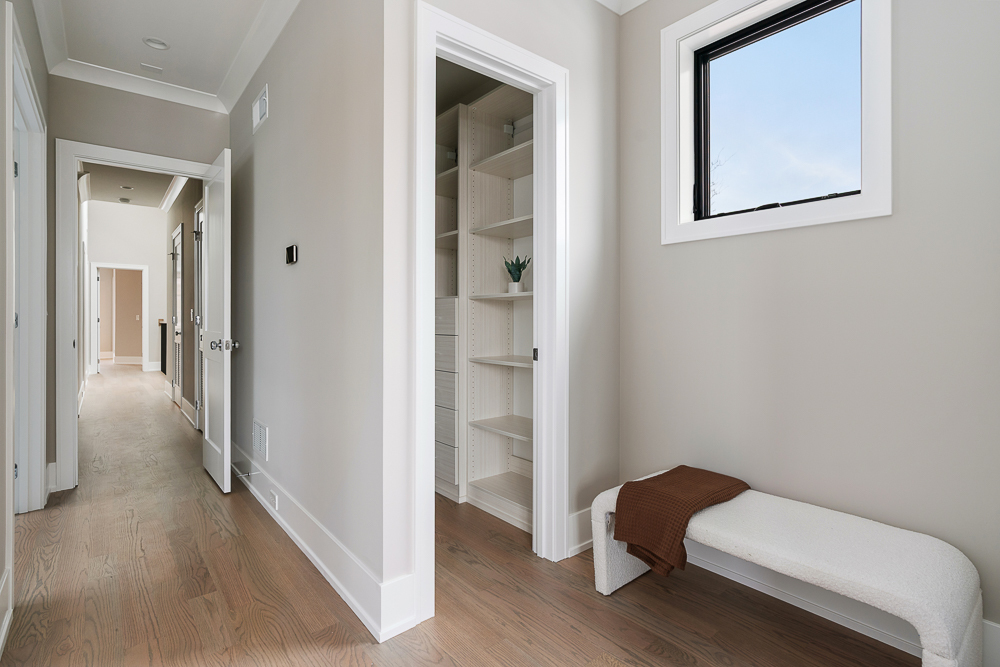 Chicago, Illinois 60622, United States, 6 Bedrooms Bedrooms, ,5 BathroomsBathrooms,Residential,Active,254160