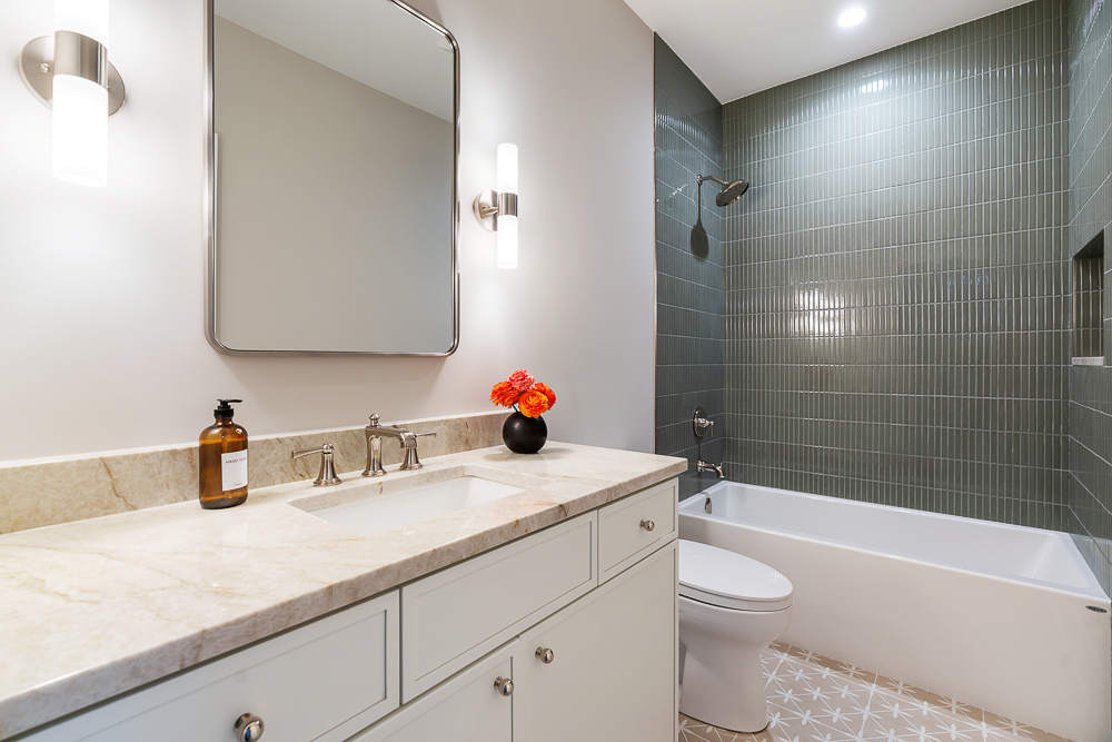 Chicago, Illinois 60622, United States, 6 Bedrooms Bedrooms, ,5 BathroomsBathrooms,Residential,Active,254160