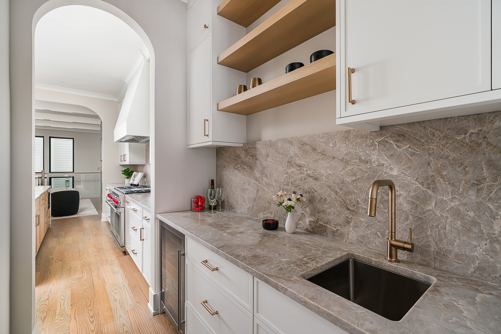 Chicago, Illinois 60622, United States, 6 Bedrooms Bedrooms, ,5 BathroomsBathrooms,Residential,Active,254160