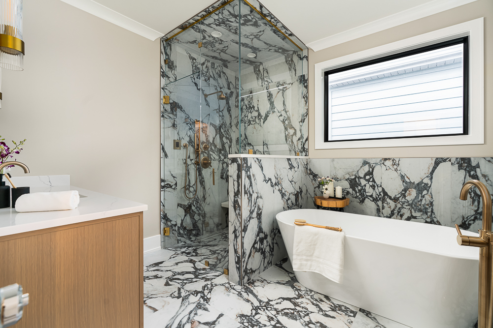 Chicago, Illinois 60622, United States, 6 Bedrooms Bedrooms, ,5 BathroomsBathrooms,Residential,Active,254160