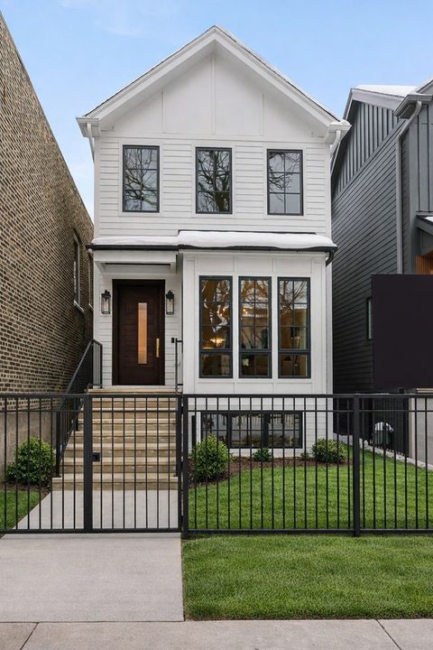 Photo of 2203 W Huron Avenue, Chicago, IL 60622 (MLS # 12528380)