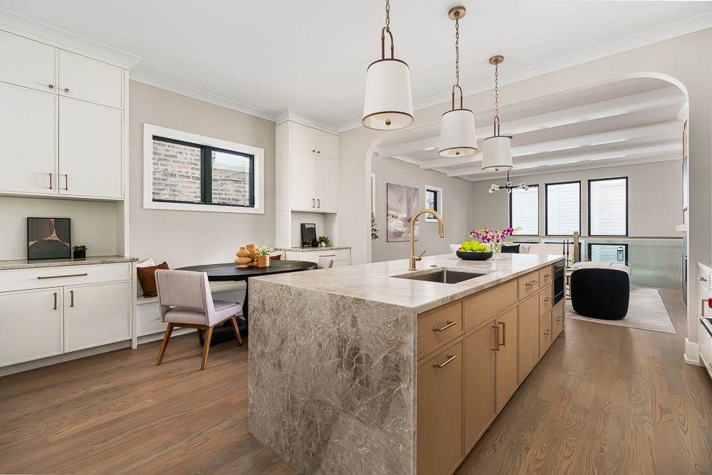 Chicago, Illinois 60622, United States, 6 Bedrooms Bedrooms, ,5 BathroomsBathrooms,Residential,Active,254160